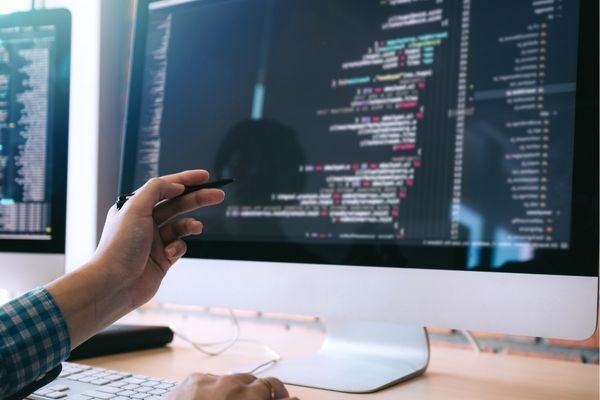 10 profissões em alta em 2023 2 Desenvolvedor de Software